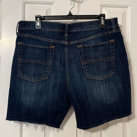 Lucky Brand dark denim cutoff shorts (7” inseam) - Picture 2 of 2